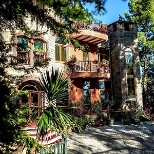 https://castle-park.albaniahotels.org
